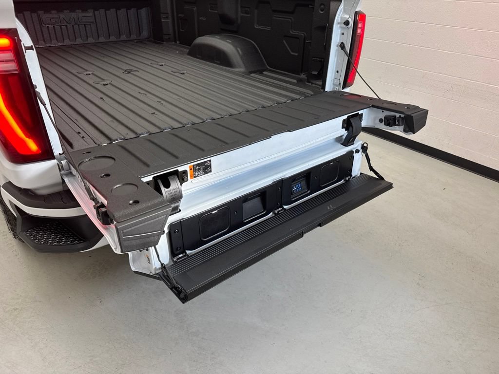 New 2026 GMC Sierra 3500 Denali Ultimate AWD/4WD image 6