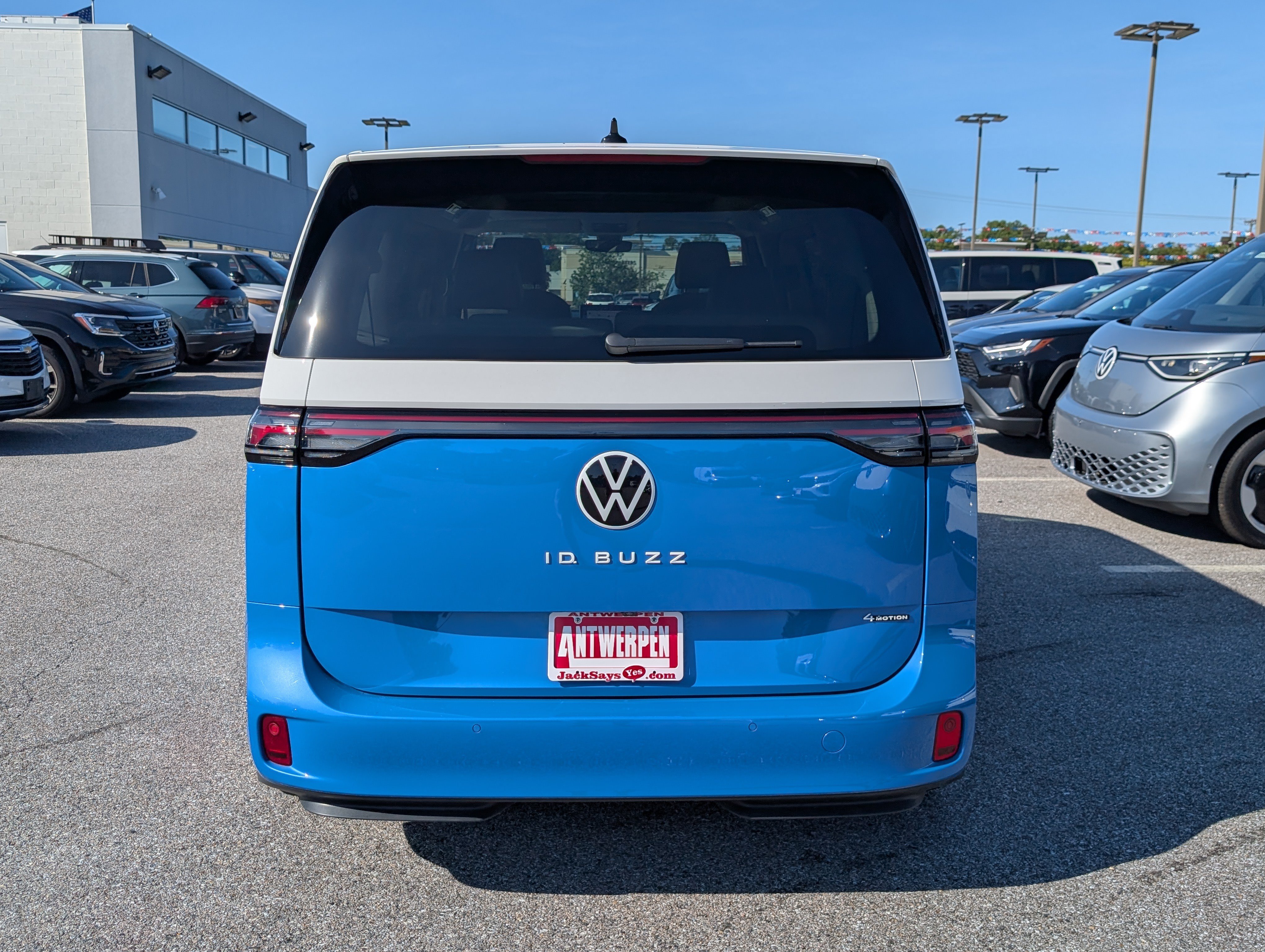 Used 2025 Volkswagen ID. Buzz 1st Edition AWD/4WD image 4