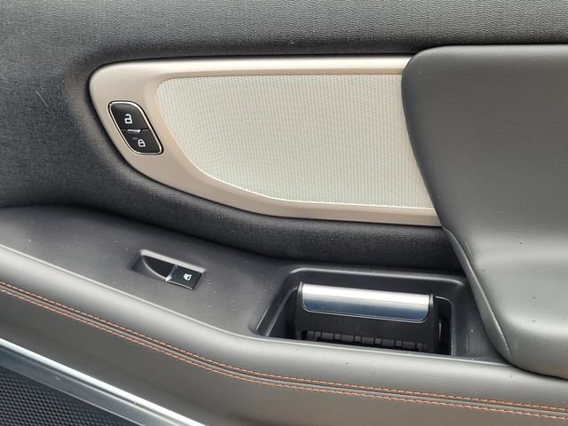 Used 2025 Ford Expedition Active RWD image 11