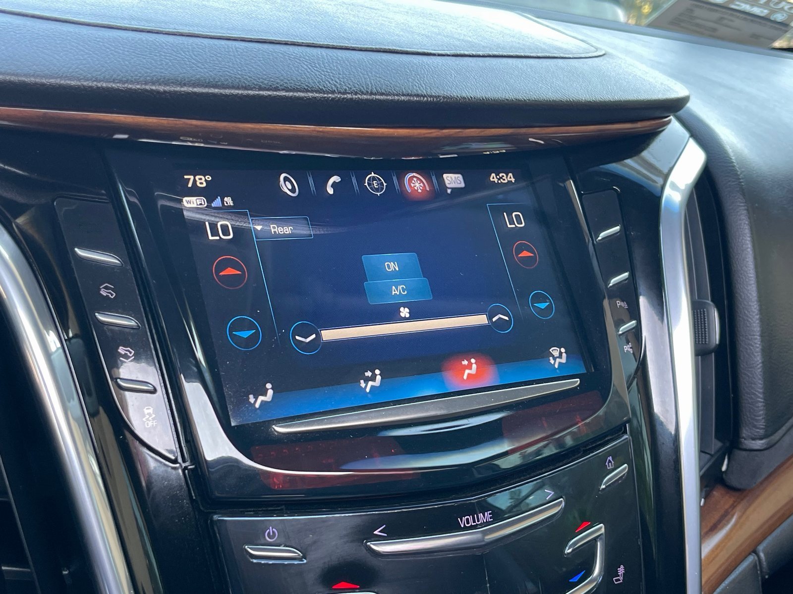 Used 2017 Cadillac Escalade ESV Premium Luxury image 39