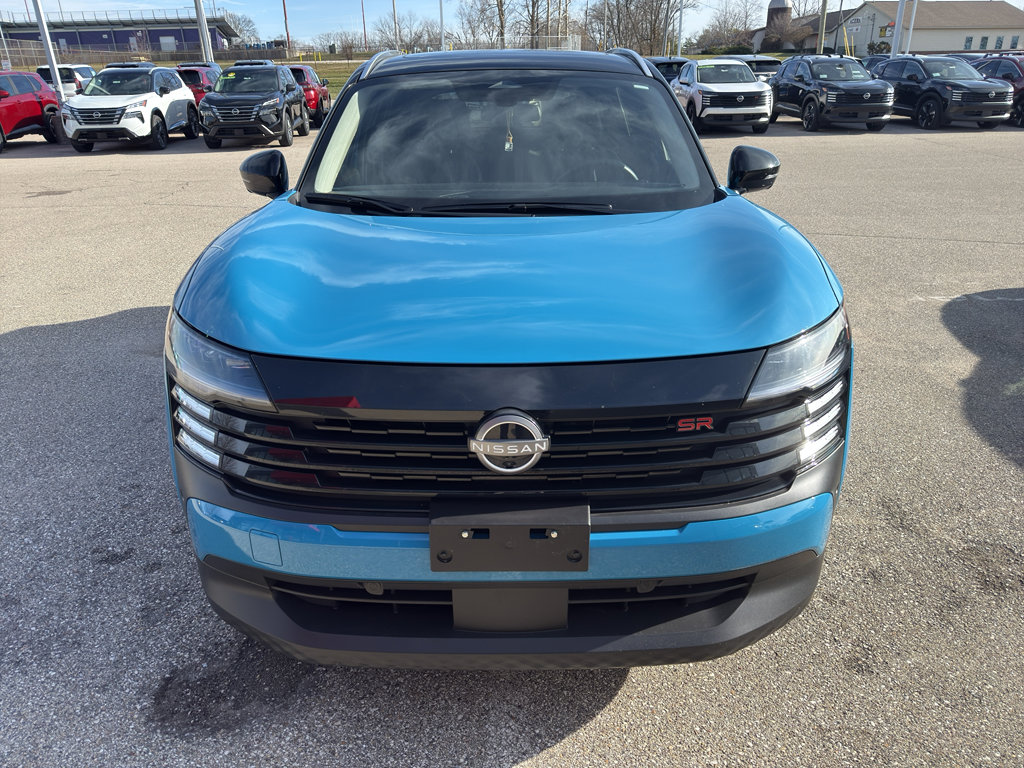 Used 2025 Nissan Kicks SR w/ SR Premium Package image 2