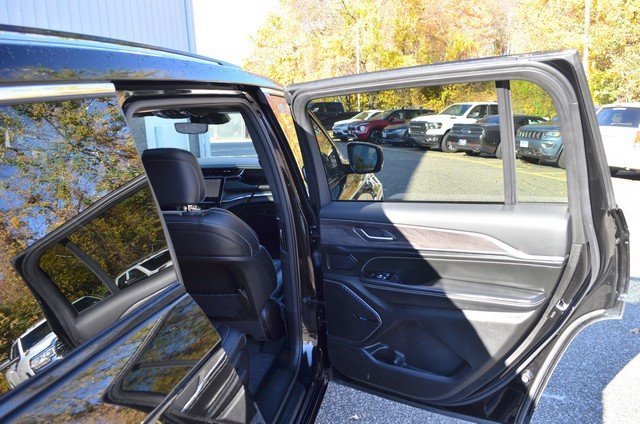 Used 2023 Jeep Grand Cherokee L Overland image 37