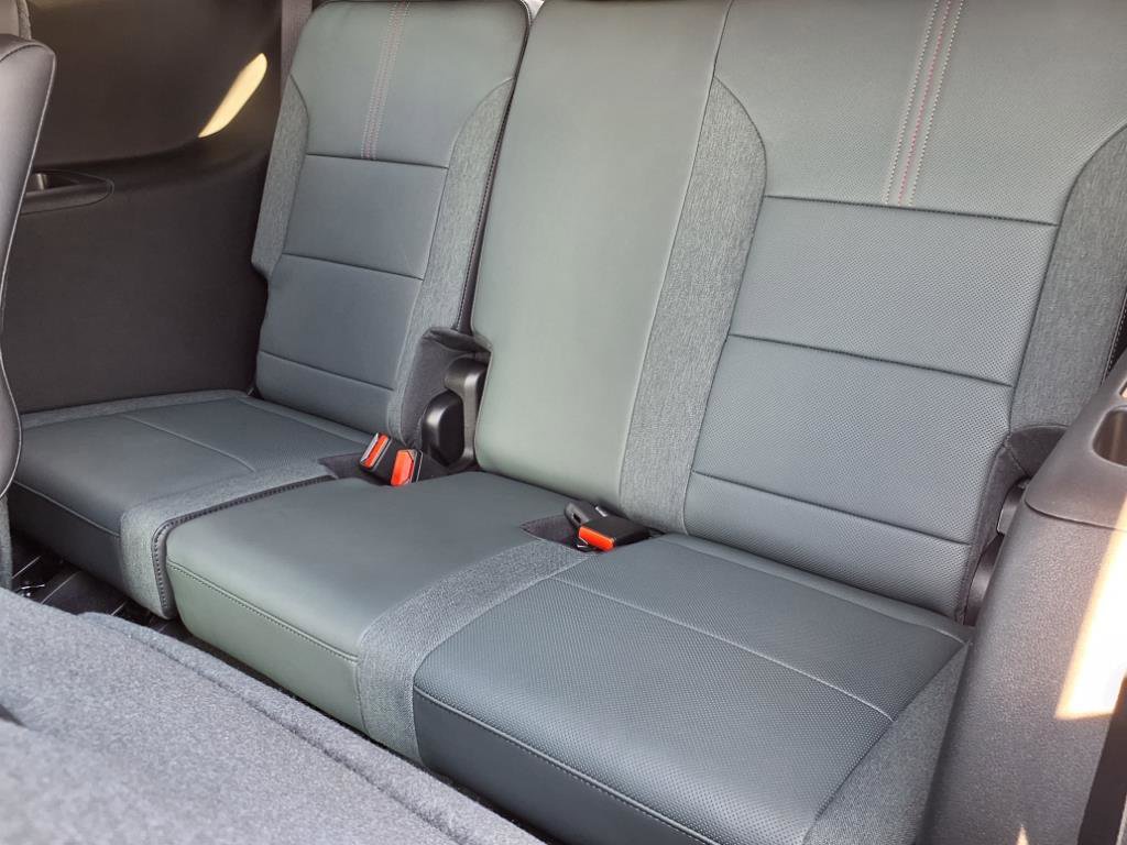 New 2025 GMC Acadia AT4 w/ LPO, All-Weather Package image 10