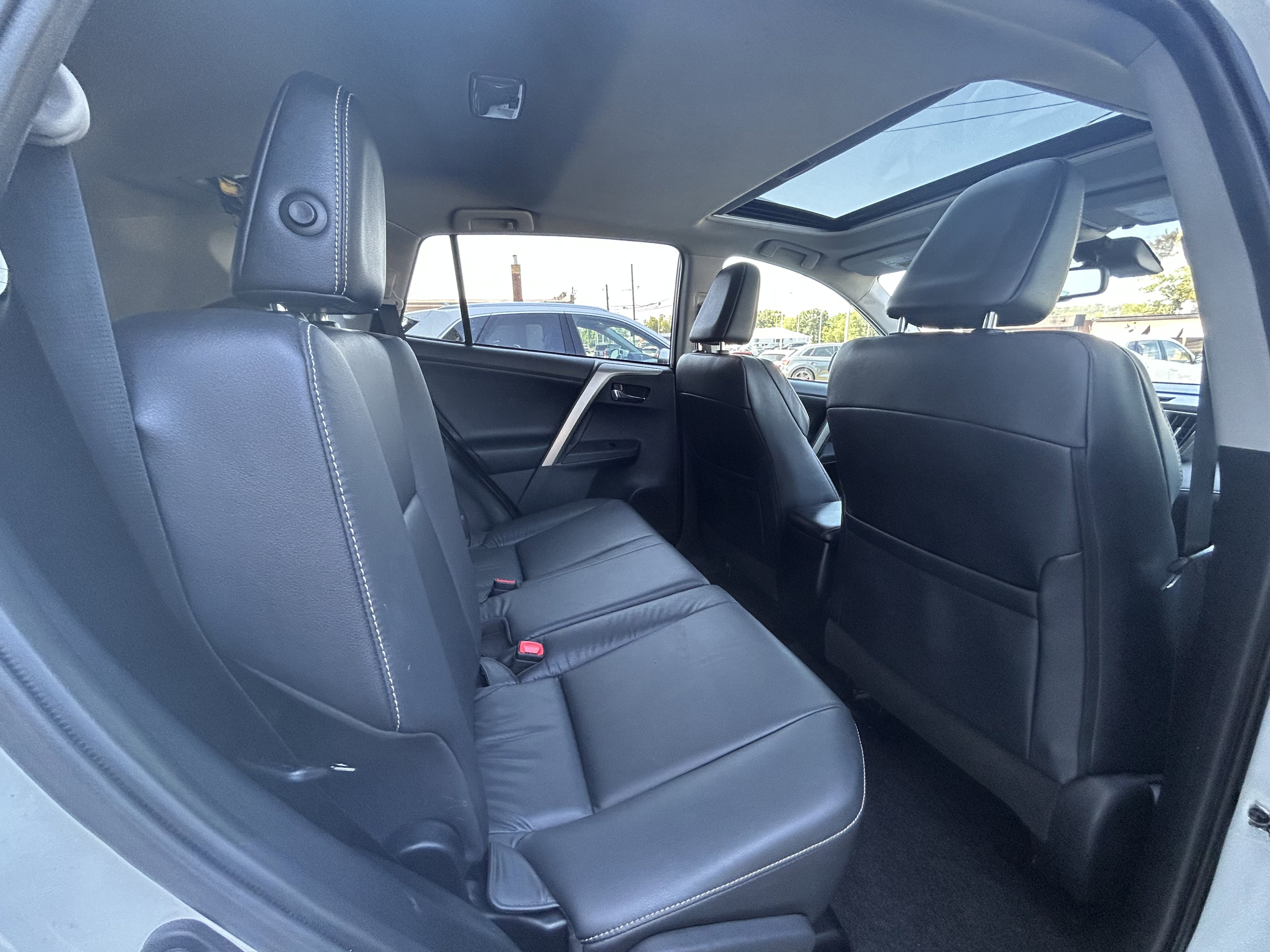 Used 2015 Toyota RAV4 Limited image 14