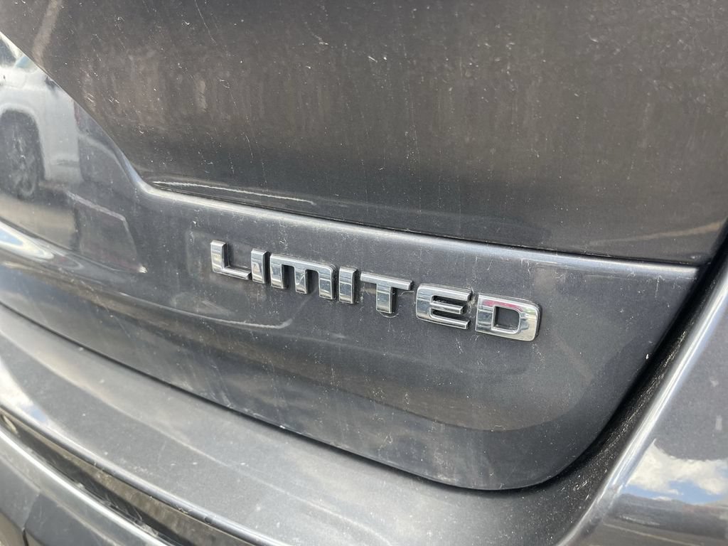 Used 2022 Jeep Grand Cherokee L Limited AWD/4WD image 9