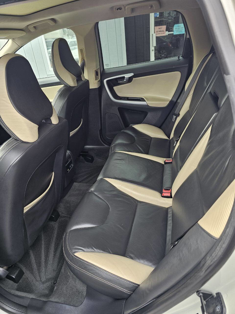 Used 2012 Volvo XC60 T6 R-Design image 16