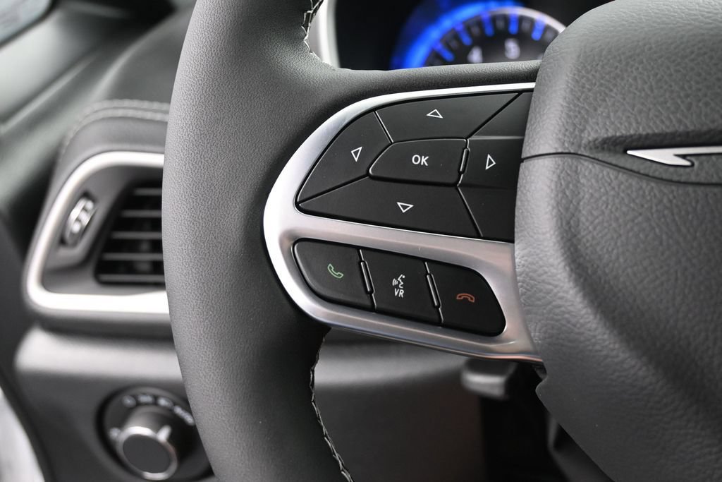 New 2027 Chrysler Pacifica Select w/ Family Tech Group FWD image 26