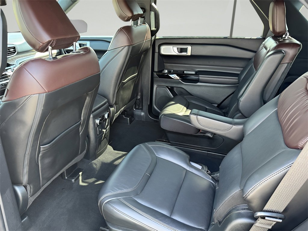 Used 2022 Ford Explorer Platinum w/ Equipment Group 601A image 38