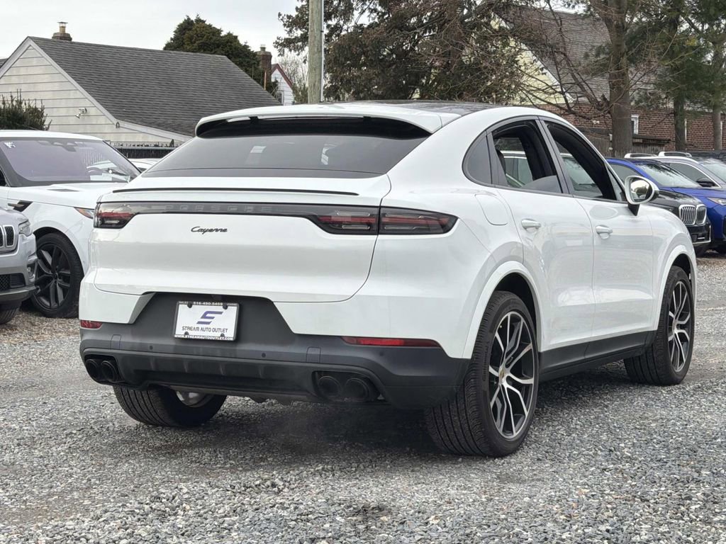 Used 2023 Porsche Cayenne Platinum Edition image 8