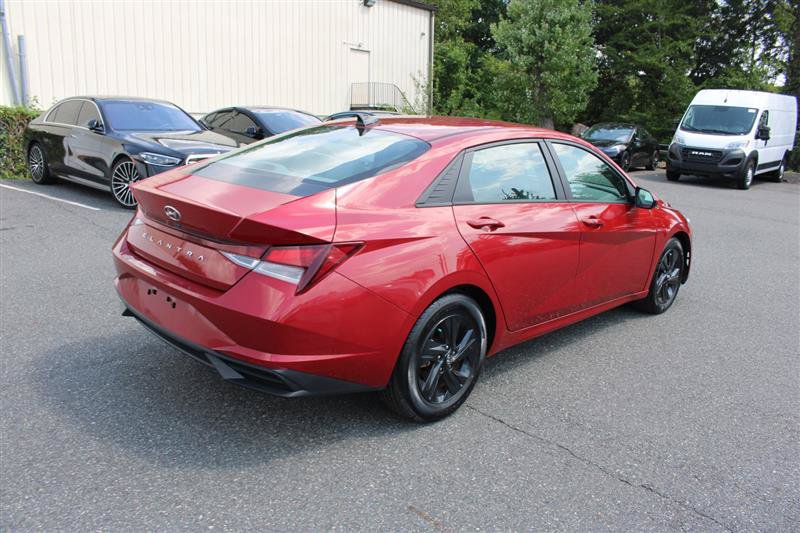 Used 2021 Hyundai Elantra SEL w/ Cargo Package FWD image 6