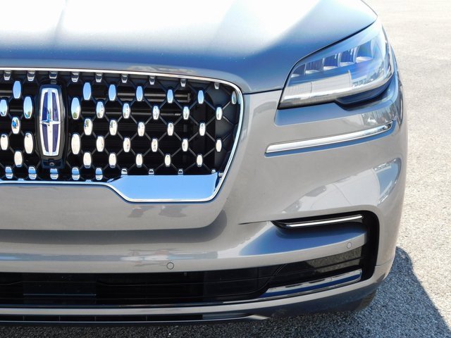 Used 2023 Lincoln Aviator Grand Touring w/ Elements Package Plus image 9