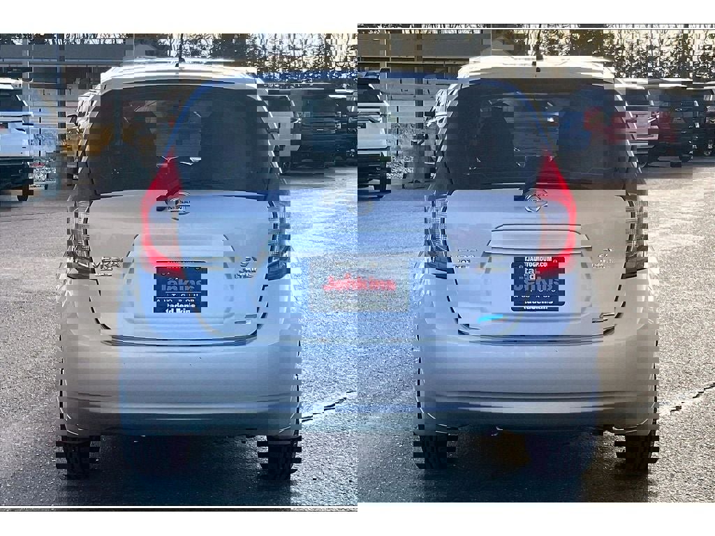 Used 2015 Nissan Versa Note SV FWD image 4