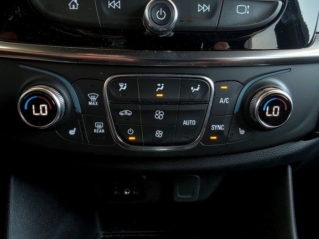 Used 2023 Chevrolet Traverse LT FWD image 45
