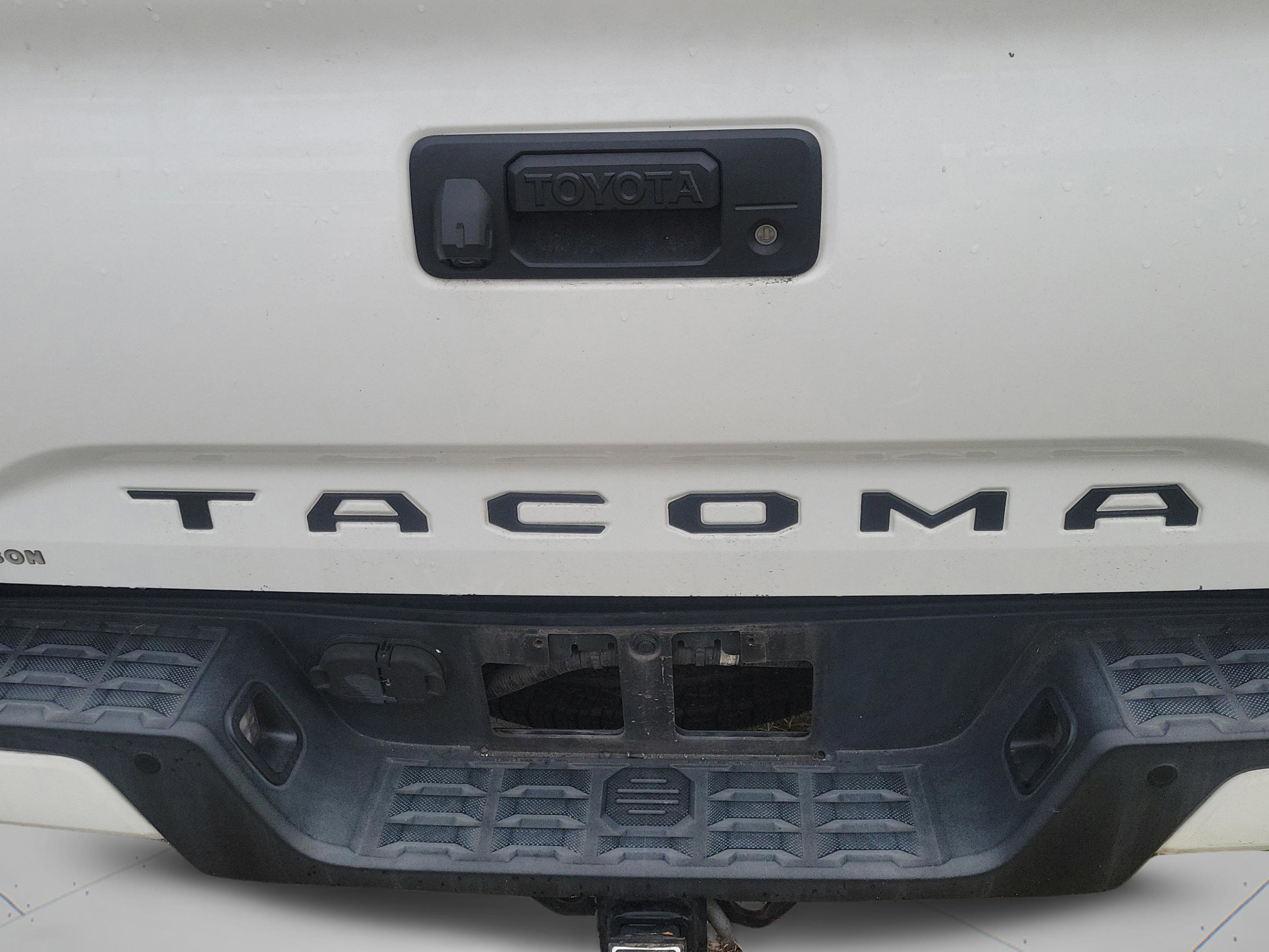 Used 2018 Toyota Tacoma TRD Sport RWD image 22