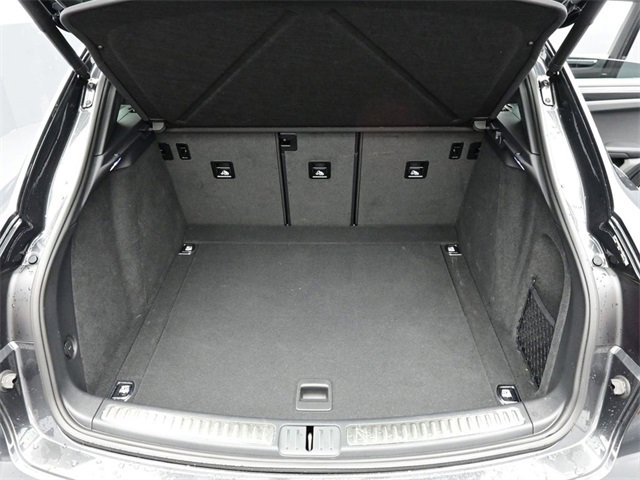 Used 2025 Porsche Macan image 19