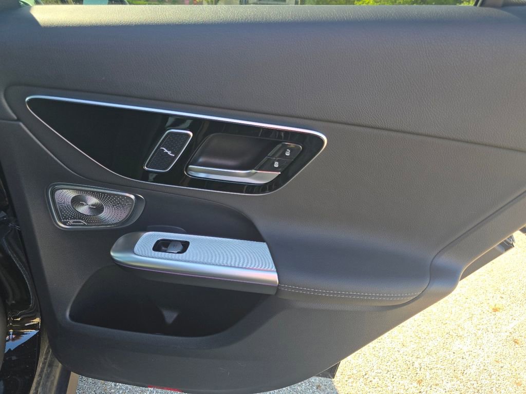 Used 2026 Mercedes-Benz GLC 300 4MATIC image 25
