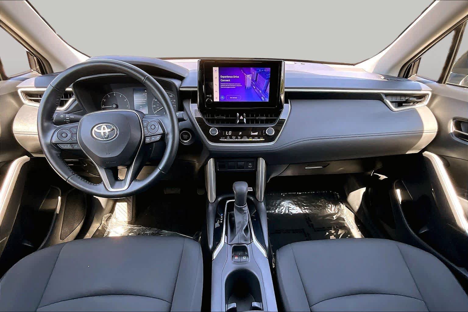 Used 2023 Toyota Corolla Cross LE w/ Moonroof Package FWD image 16