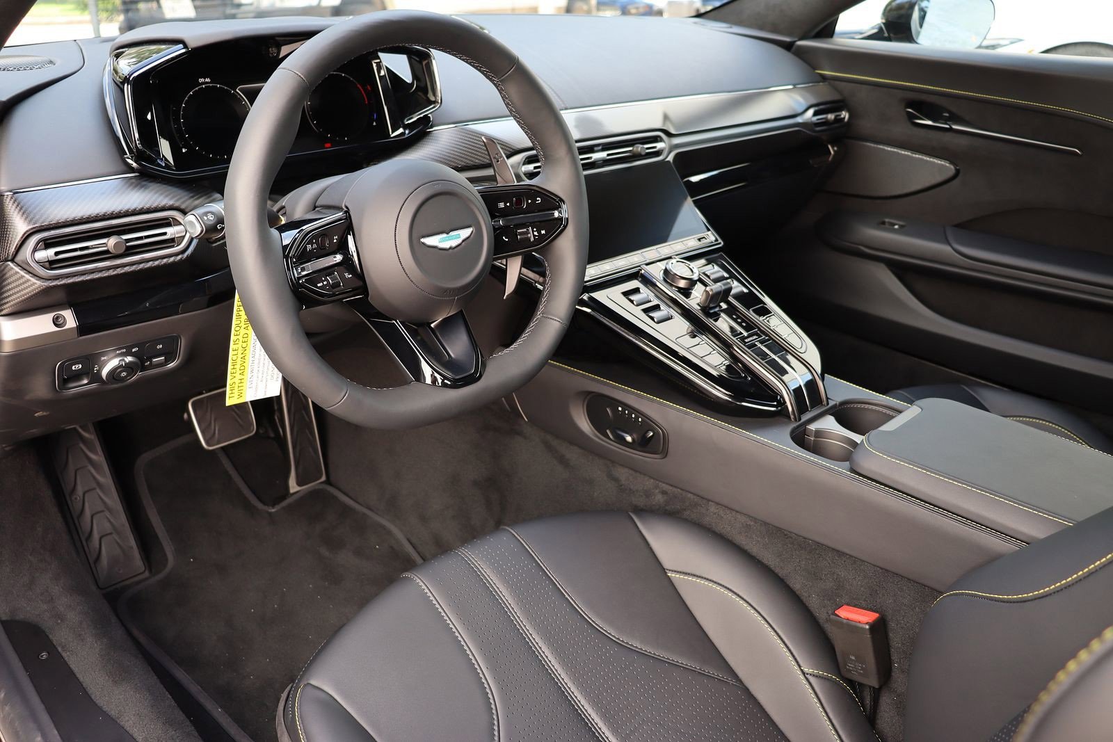 New 2025 Aston Martin V8 Vantage Coupe image 11