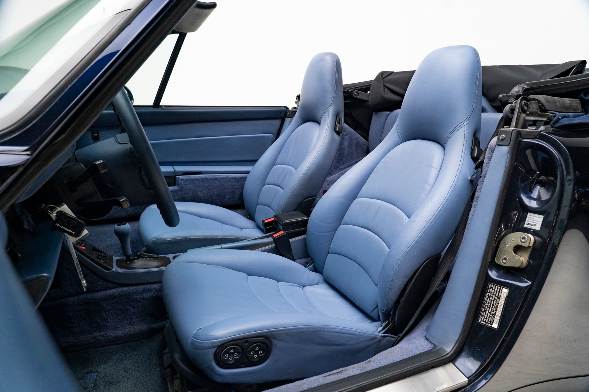 Used 1996 Porsche 911 Carrera RWD image 3