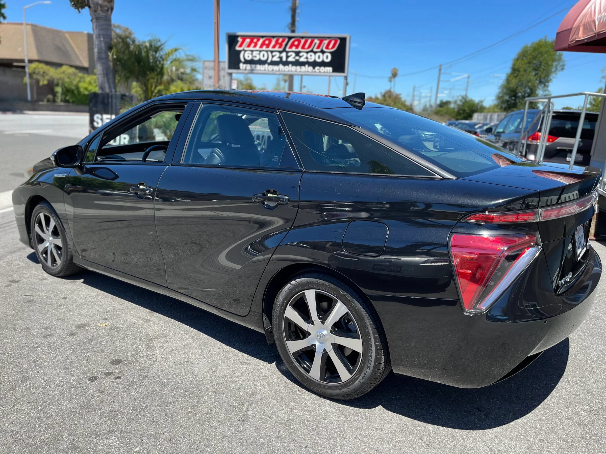 Used 2016 Toyota Mirai FWD image 5