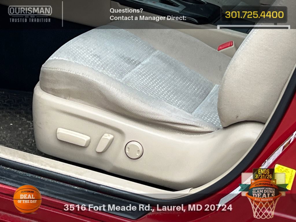 Used 2013 Toyota Camry LE image 6