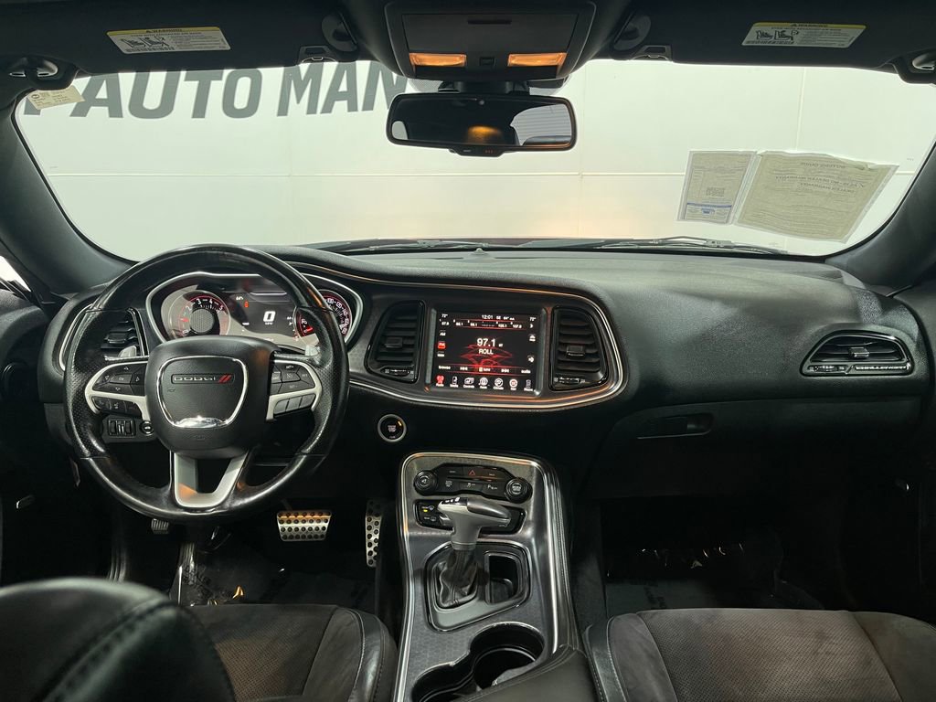 Used 2016 Dodge Challenger R/T Scat Pack w/ Leather Interior Group image 15