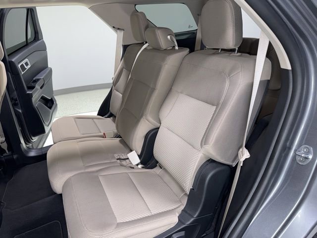 Used 2021 Ford Explorer 4WD w/ Class III Trailer Tow Package image 2