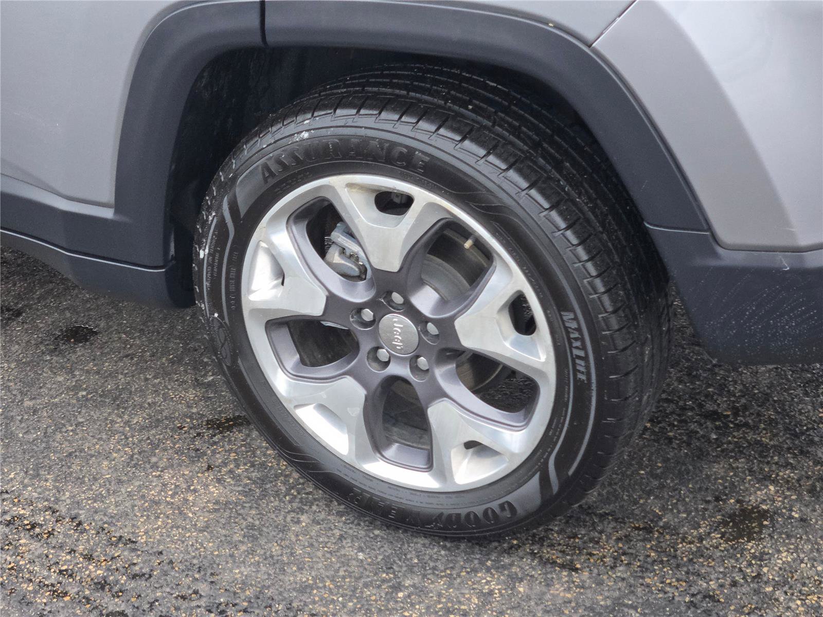 Used 2020 Jeep Compass Limited image 16