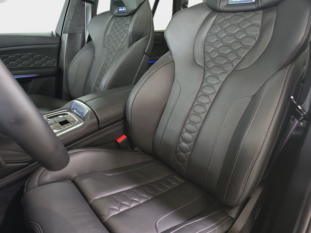 Used 2026 BMW X5 M Competition w/ Executive Package AWD/4WD image 17
