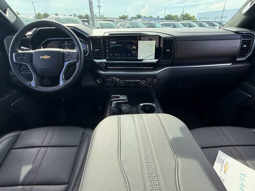 Used 2026 Chevrolet Silverado 1500 High Country w/ High Country Premium Package AWD/4WD image 14