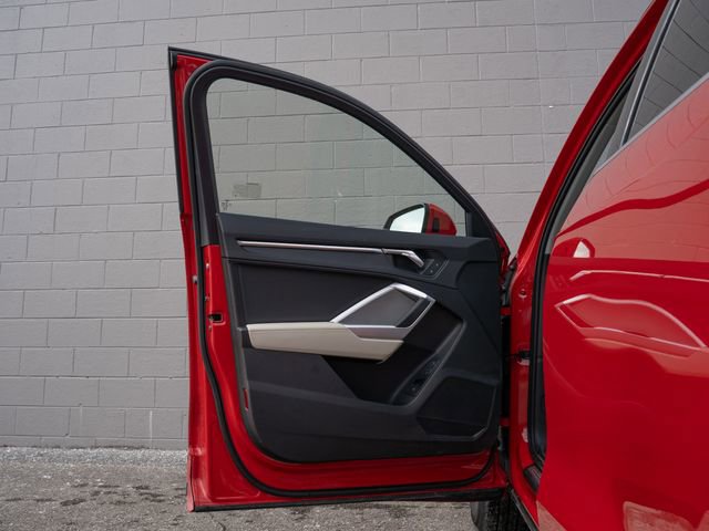 Used 2025 Audi Q3 2.0T Premium w/ Convenience Package image 15