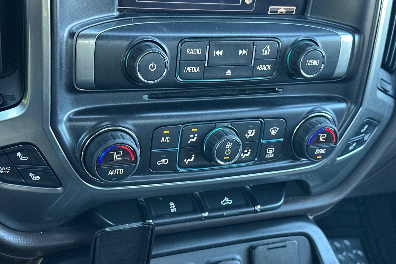 Used 2015 Chevrolet Silverado 1500 LTZ RWD image 18