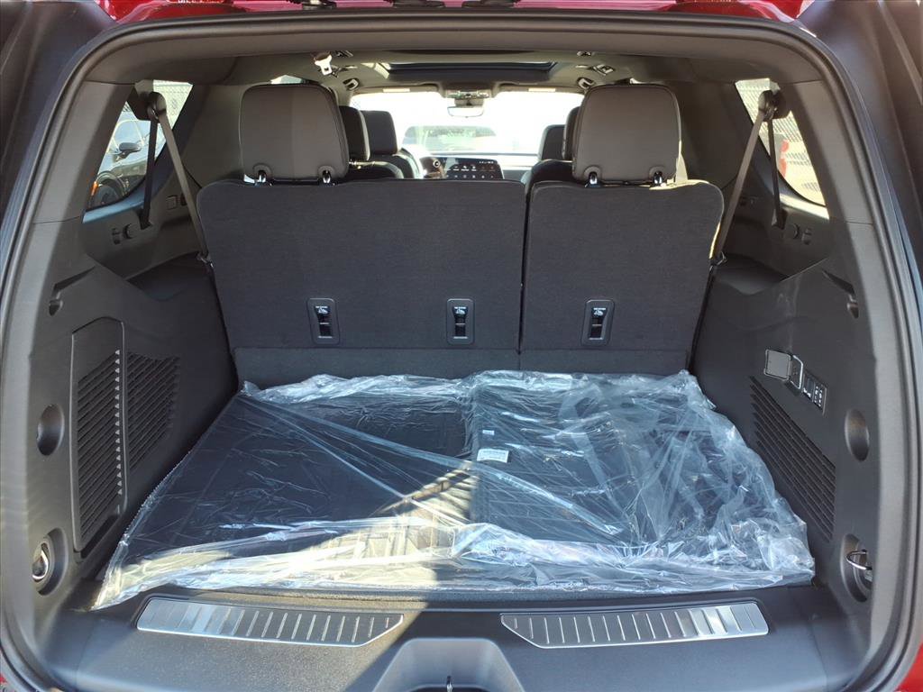 New 2026 Chevrolet Suburban High Country image 4