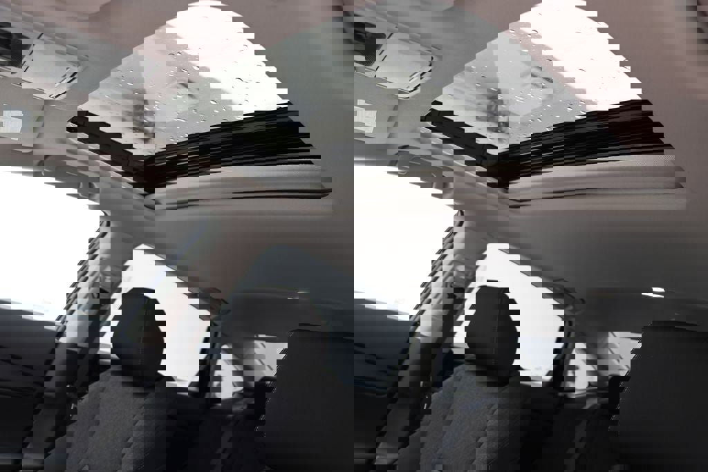 Used 2025 Honda Accord SE image 17