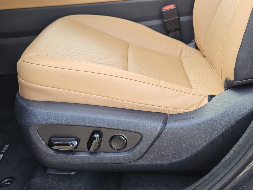 Used 2025 Lexus NX 250 FWD w/ Towing Package (2000 Lbs) image 23