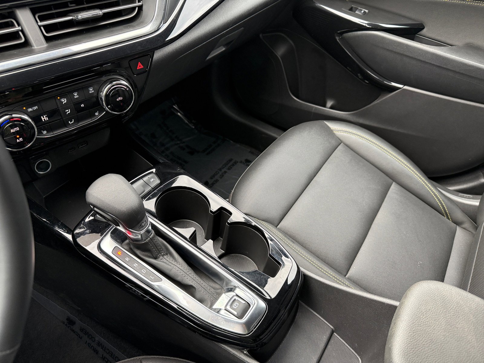 Used 2025 Chevrolet Trax ACTIV image 13