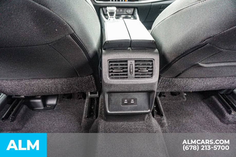 Used 2024 Nissan Rogue SV FWD image 30