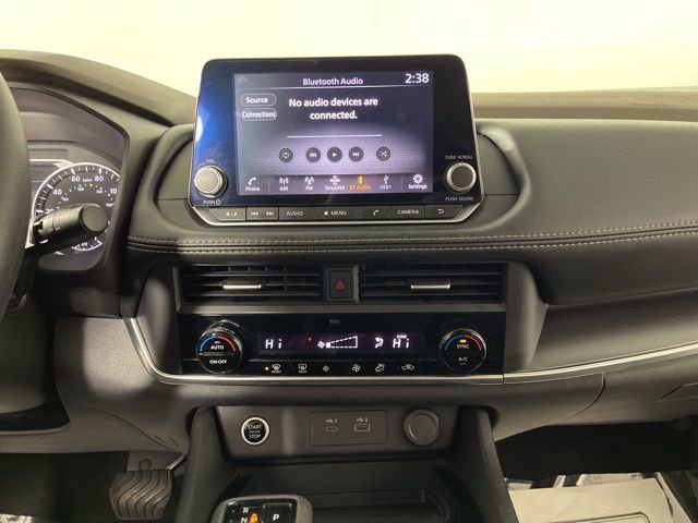 Used 2023 Nissan Rogue SV image 25