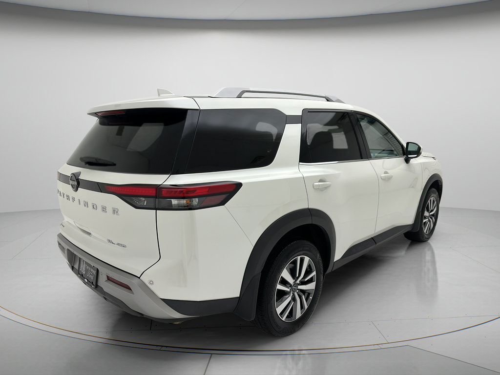 Used 2024 Nissan Pathfinder SL AWD/4WD image 5