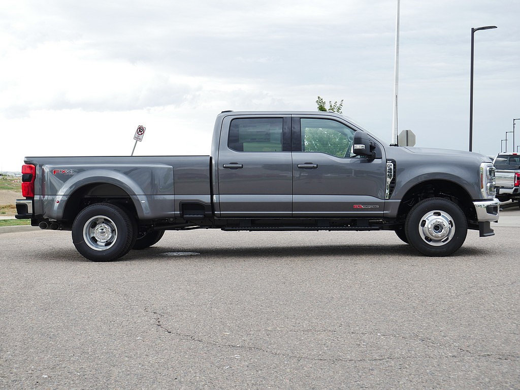 New 2027 Ford F350 XLT w/ XLT Premium Package AWD/4WD image 6