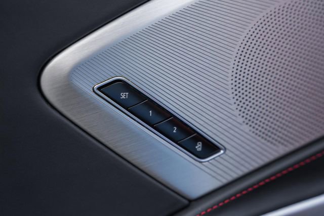 Used 2022 Chevrolet Corvette Stingray Premium Conv w/ Z51 Performance Package image 39