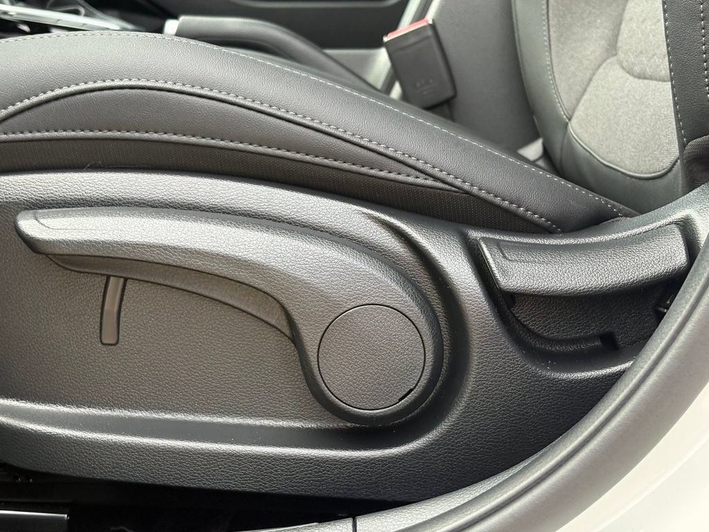 New 2026 Kia Seltos S FWD image 12