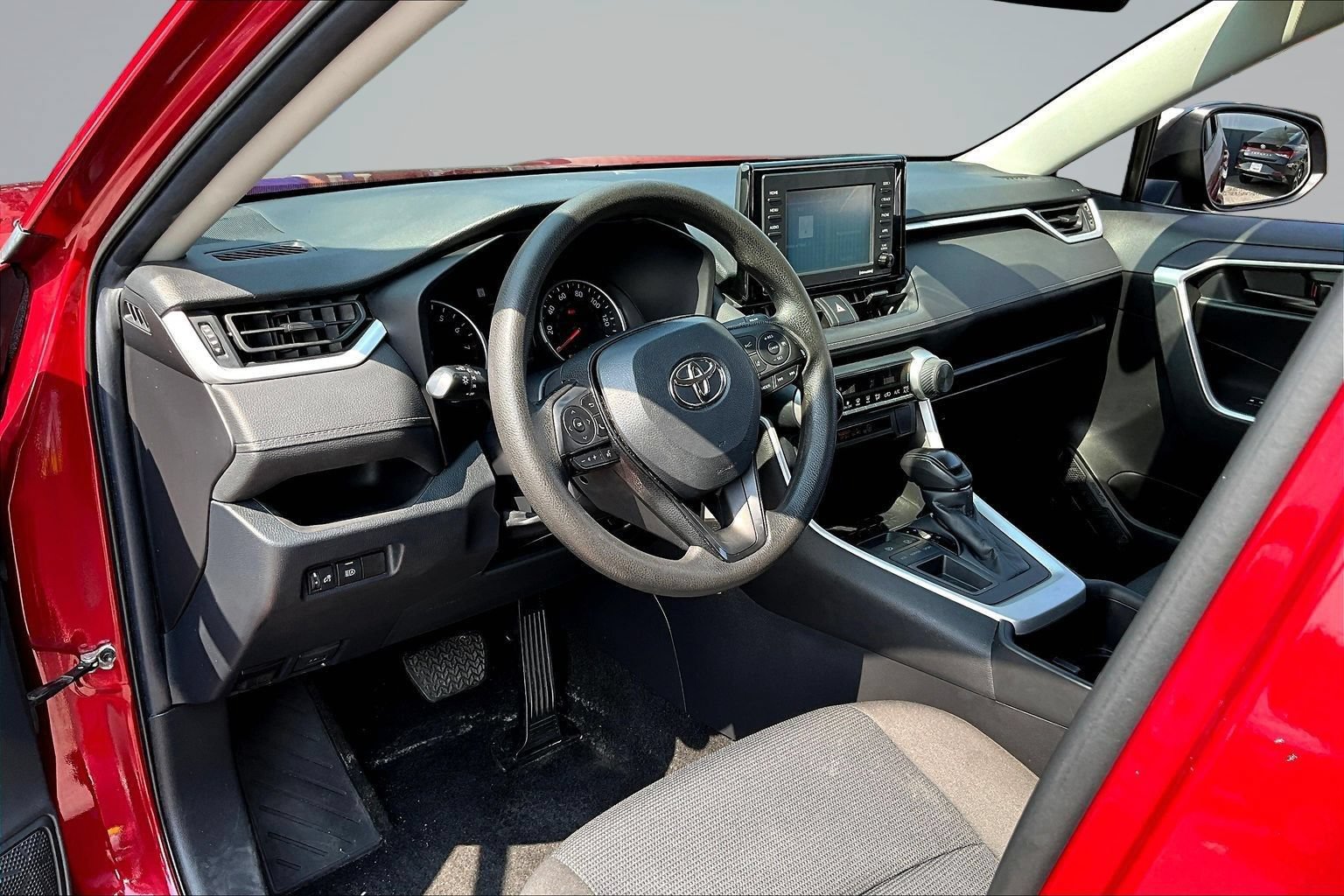 Used 2022 Toyota RAV4 LE FWD image 13