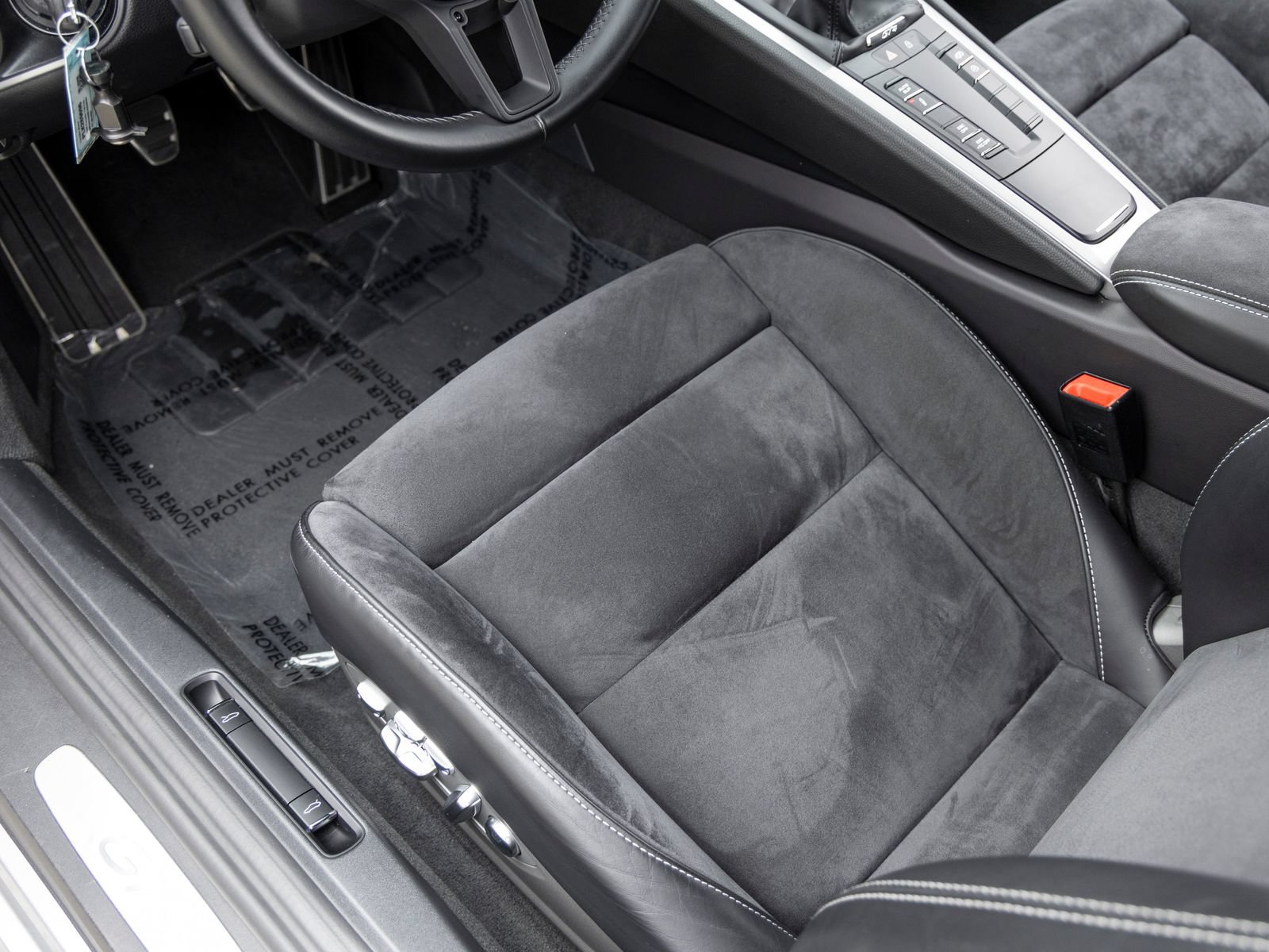 Certified 2020 Porsche 718 Cayman GT4 RWD image 37