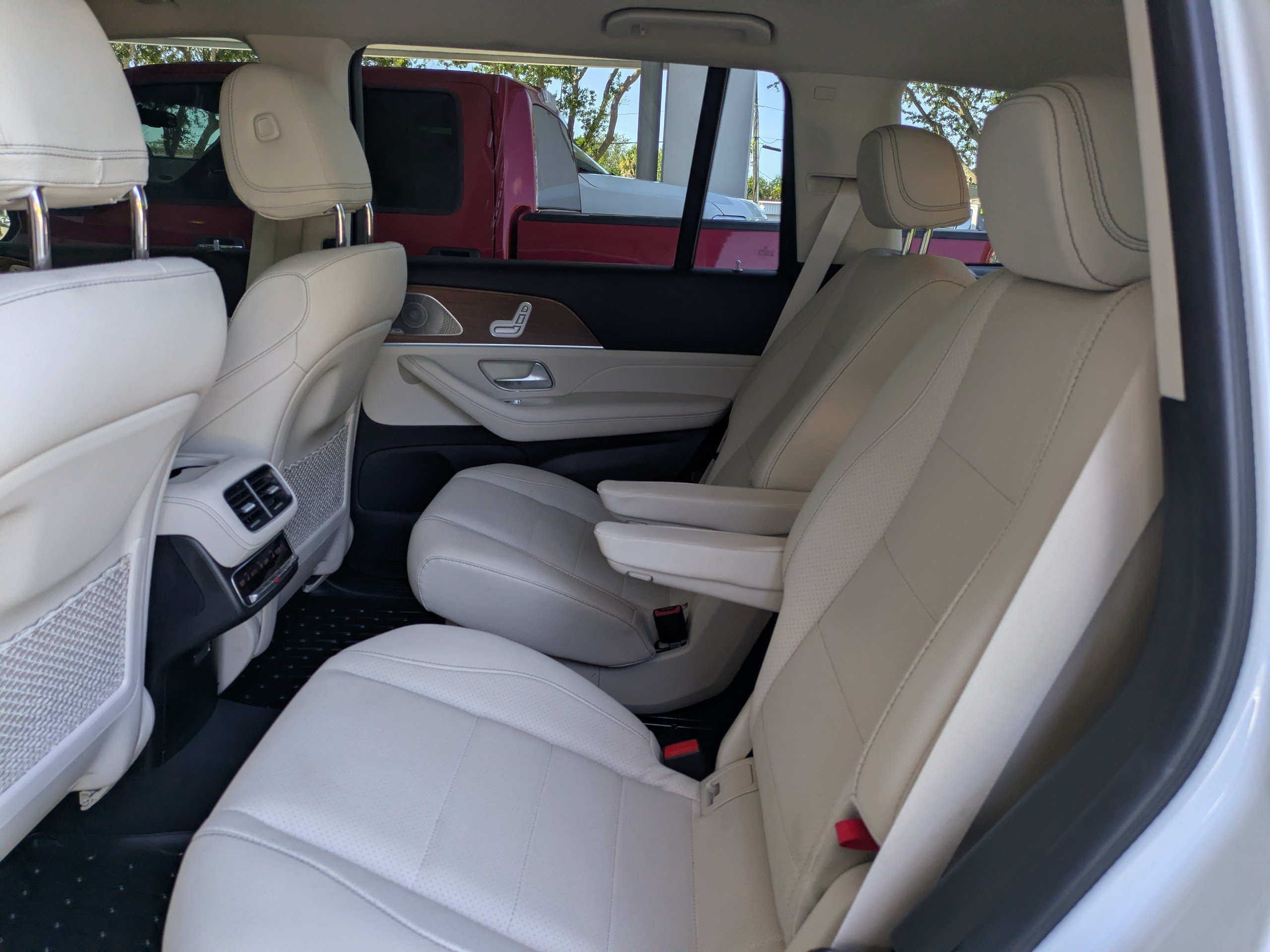Used 2022 Mercedes-Benz GLS 450 4MATIC image 15