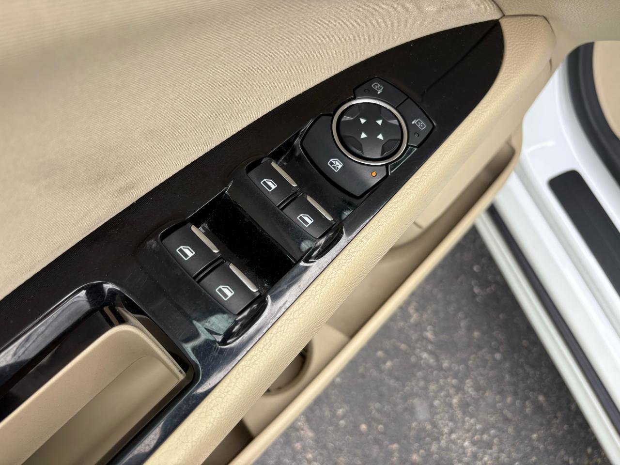 Used 2016 Ford Fusion SE image 8