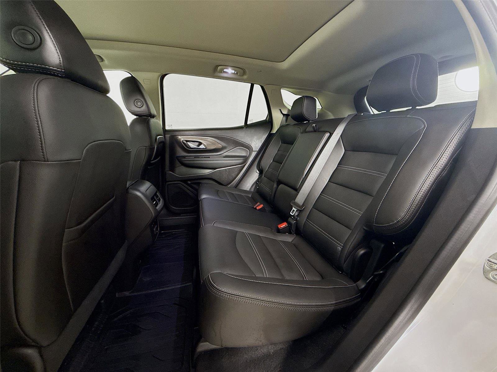 Used 2024 GMC Terrain Denali w/ Denali Premium Package image 27