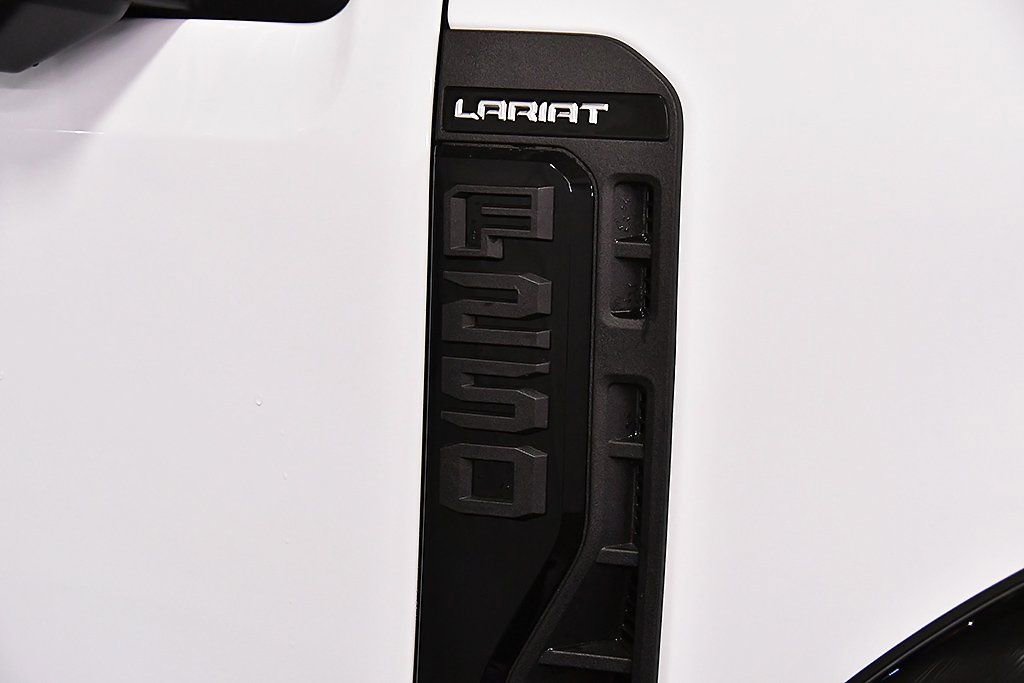 New 2026 Ford F250 Lariat w/ Black Appearance Package image 10