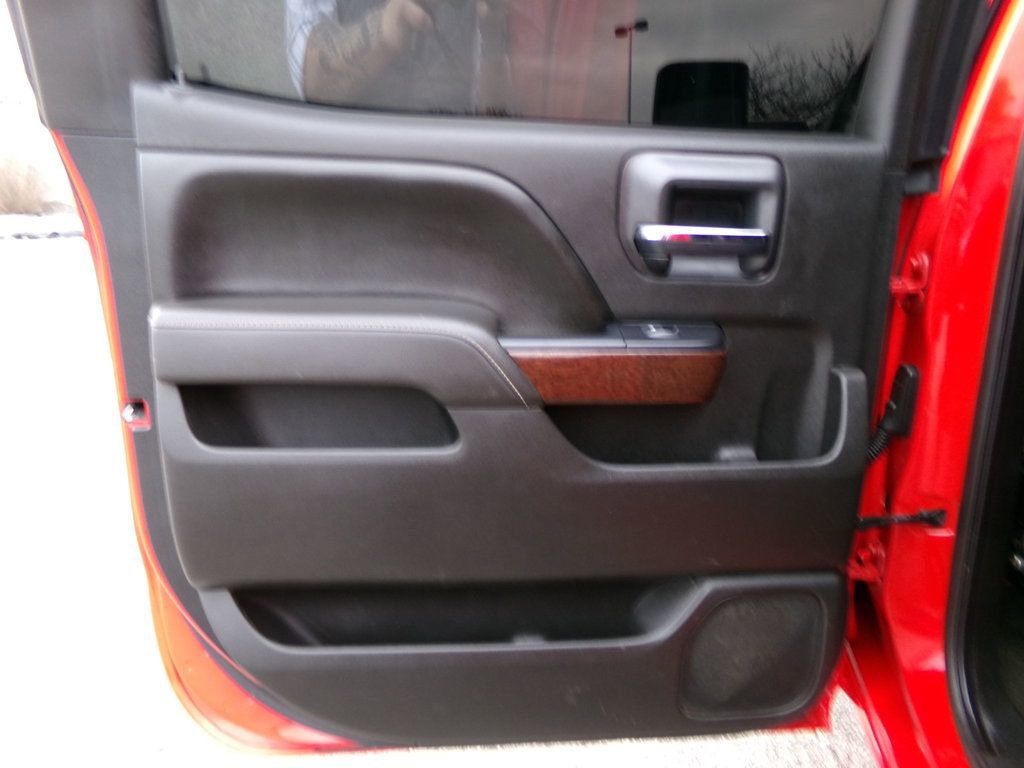 Used 2017 GMC Sierra 2500 SLT w/ Duramax Plus Package image 12