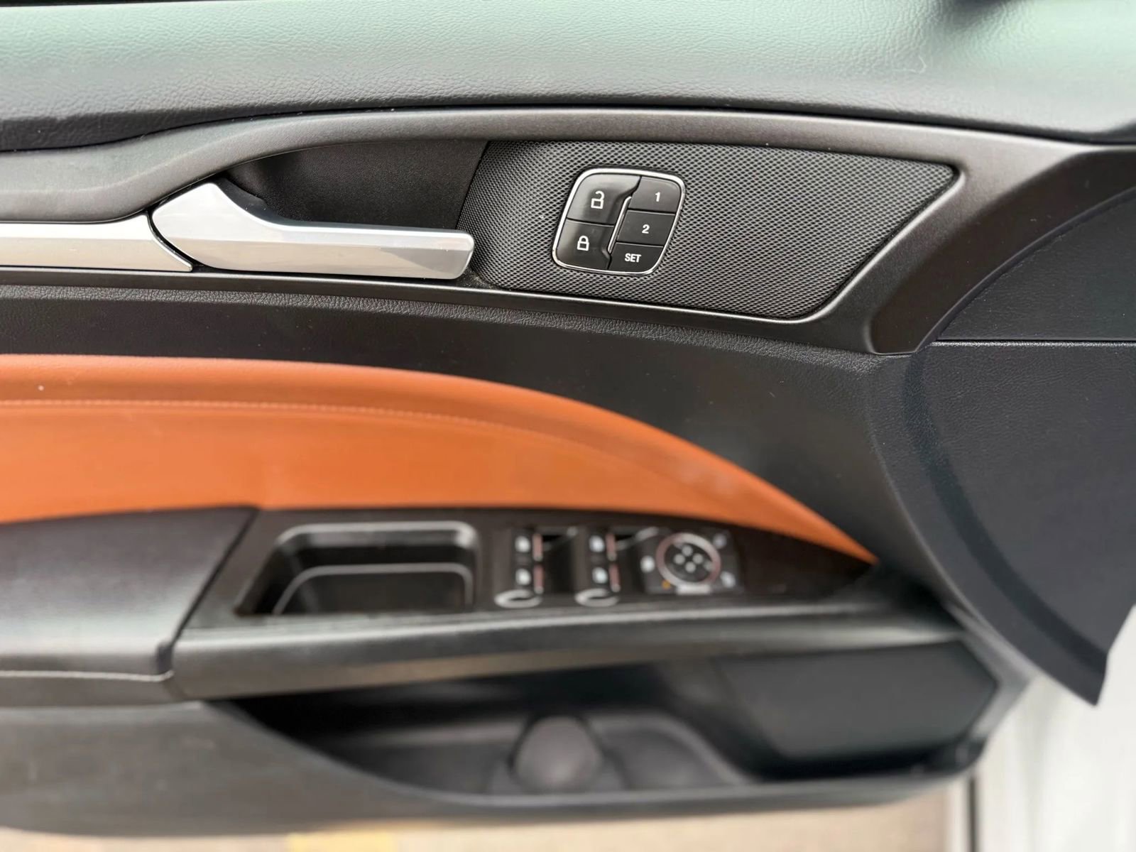 Used 2020 Ford Fusion Titanium image 28